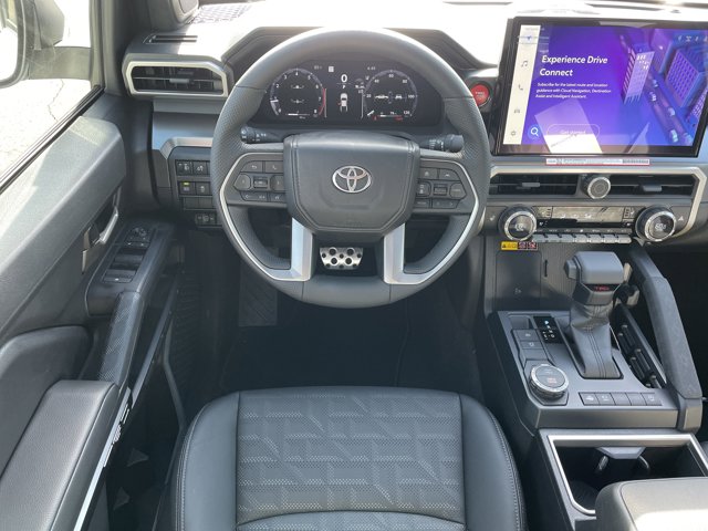 Vehicle image 17 of 30