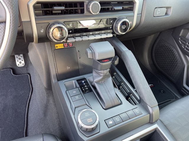 Vehicle image 25 of 30