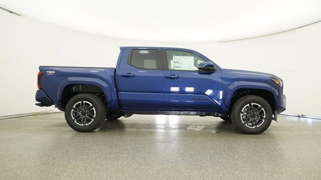 Vehicle image 25 of 33