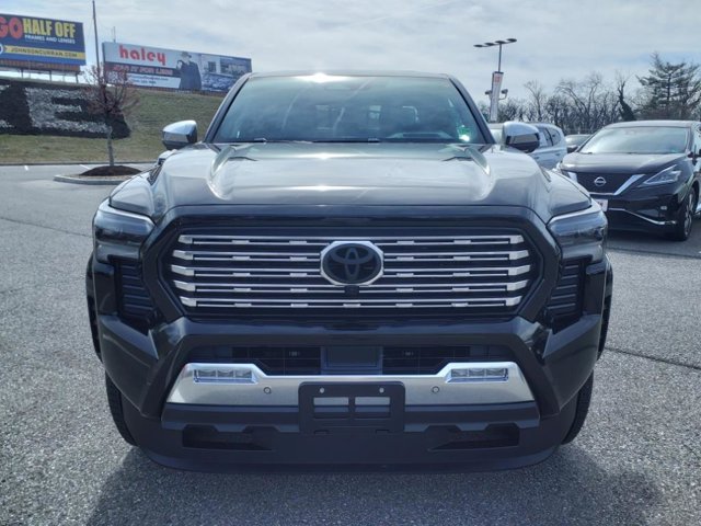 Vehicle image 4 of 21