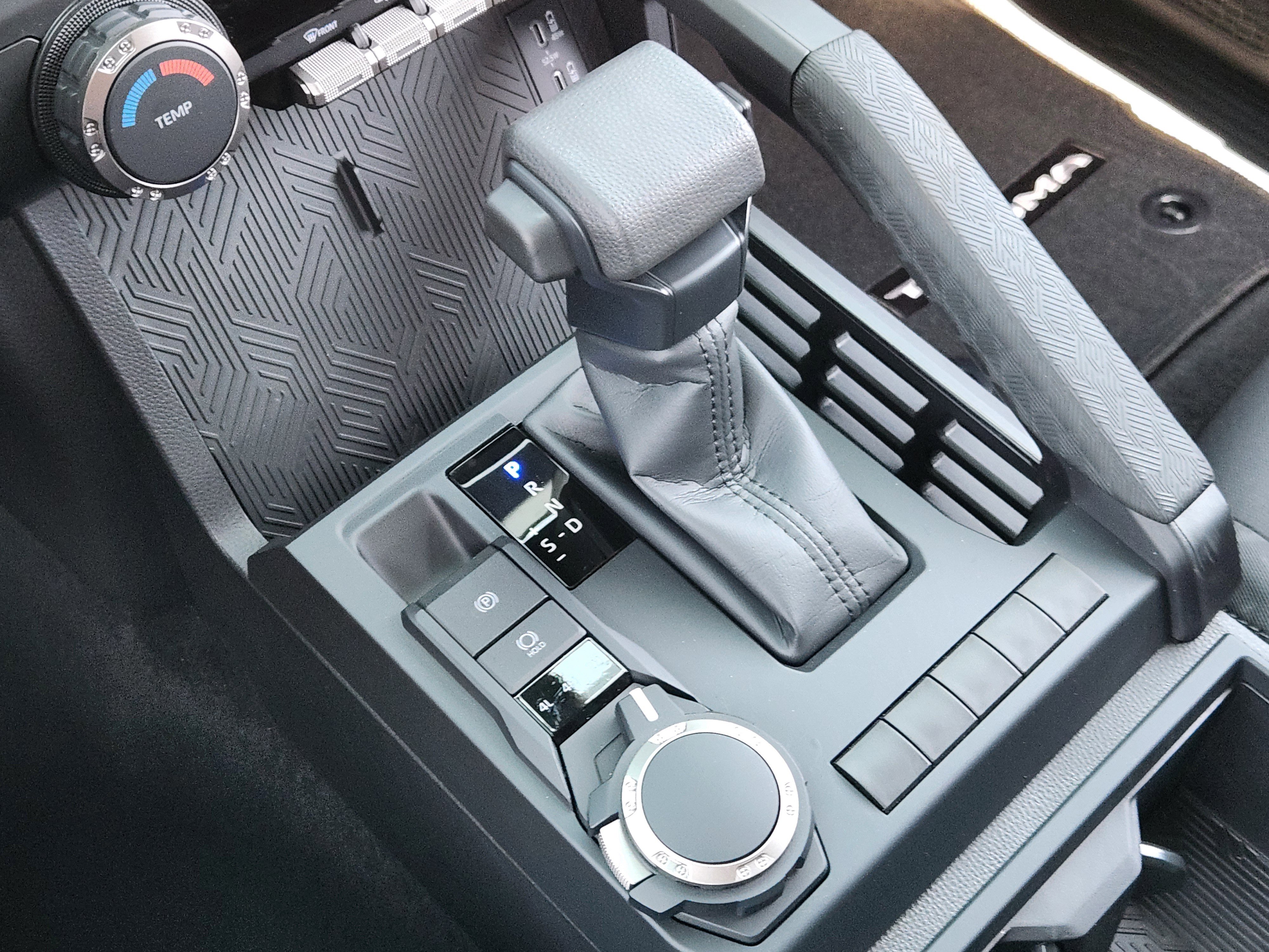 Vehicle image 15 of 22
