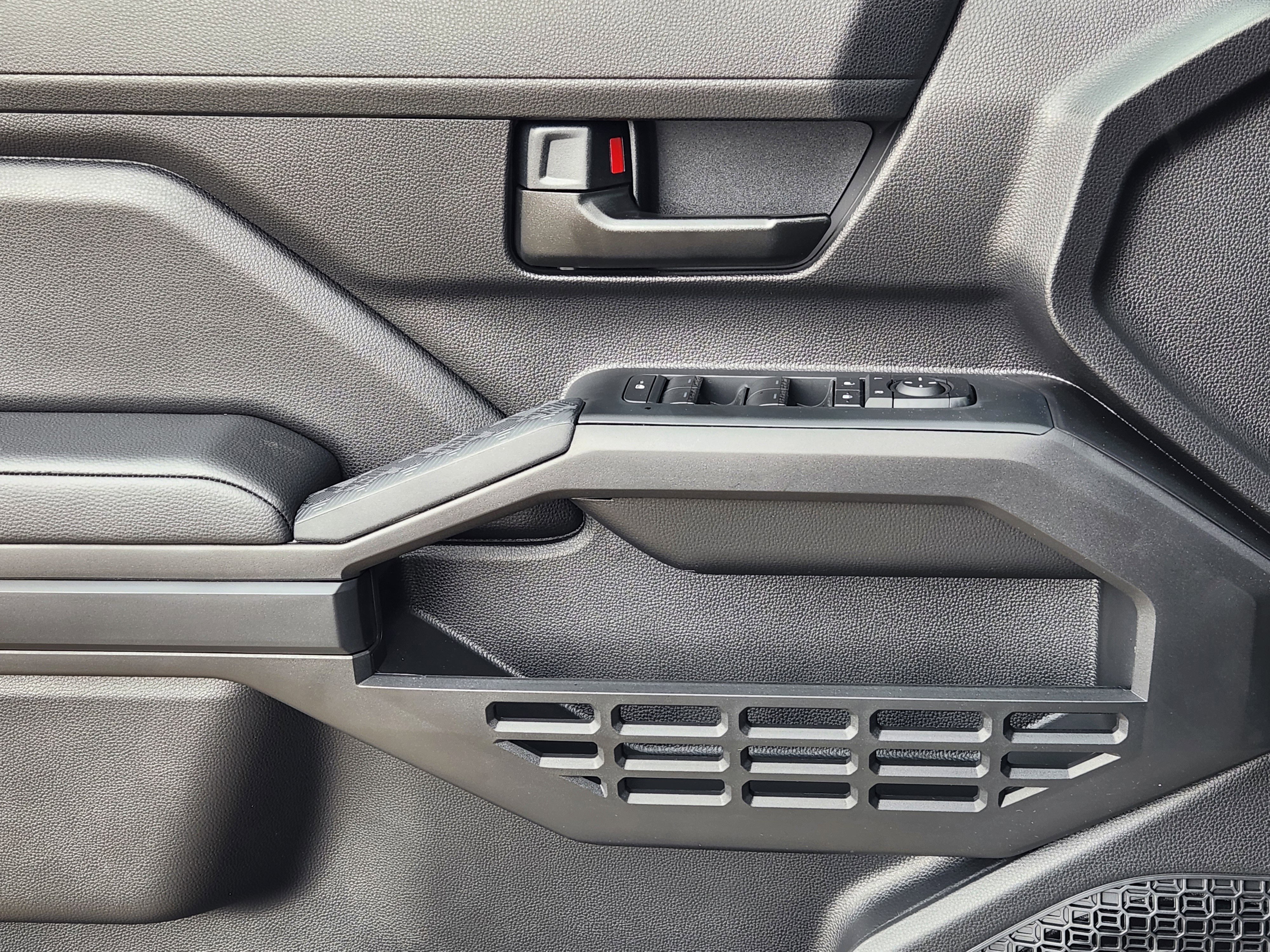Vehicle image 16 of 22