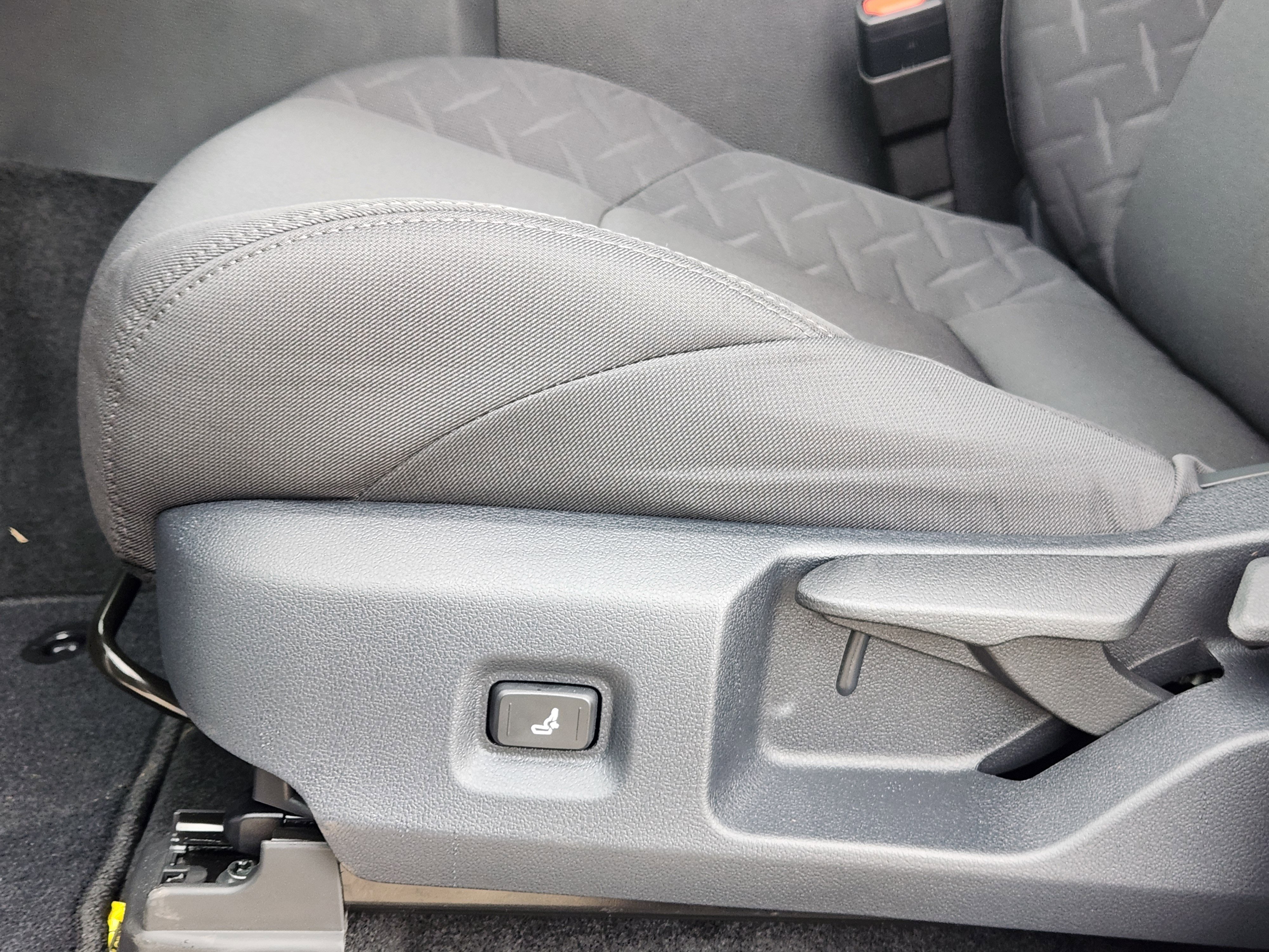 Vehicle image 17 of 22