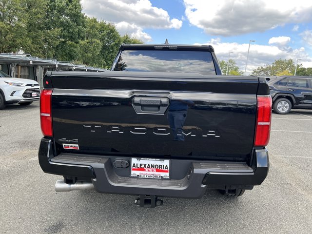2025 Toyota Tacoma SR5 Image 5 of 10