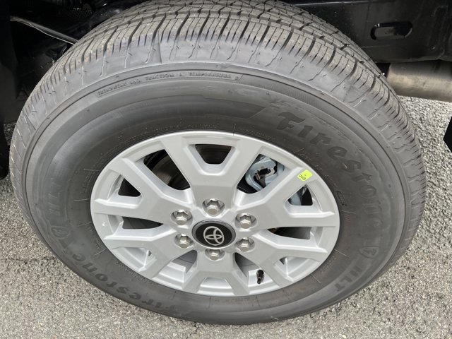 2025 Toyota Tacoma SR5 Image 6 of 10