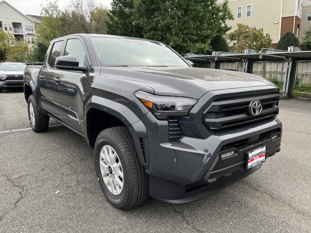 2025 Toyota Tacoma SR5 Image 3 of 10