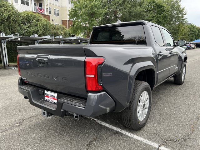 2025 Toyota Tacoma SR5 Image 4 of 10