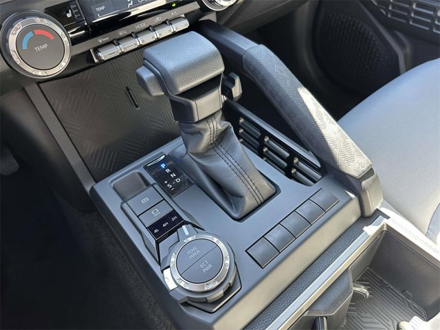 2025 Toyota Tacoma SR5 Image 18 of 25