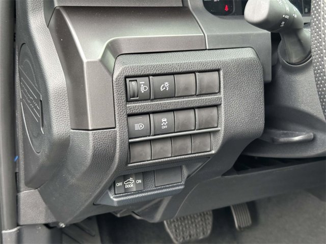 2025 Toyota Tacoma SR5 Image 18 of 25