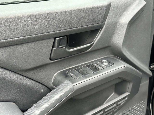 2025 Toyota Tacoma SR5 Image 17 of 25