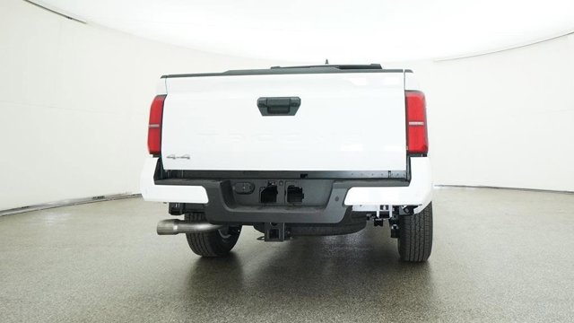Vehicle image 23 of 33