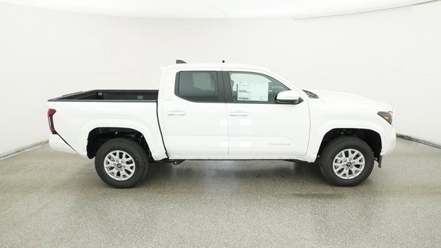 Vehicle image 14 of 33