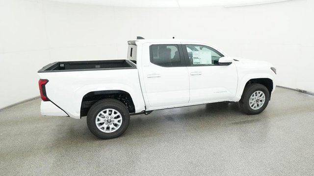 Vehicle image 16 of 33