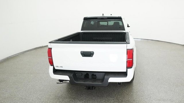Vehicle image 31 of 33