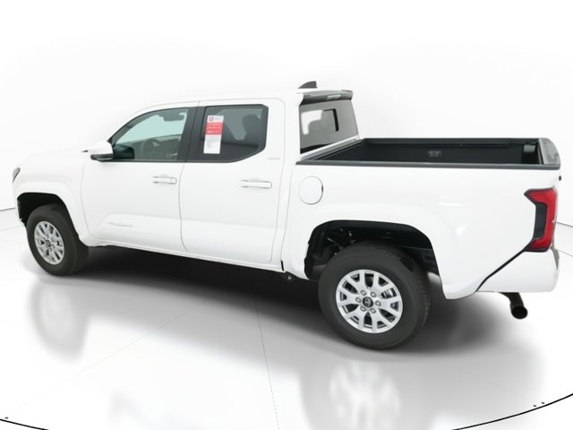 Vehicle image 26 of 33