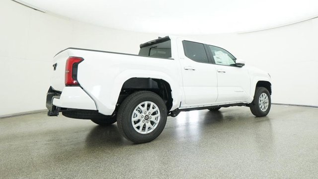 Vehicle image 18 of 33