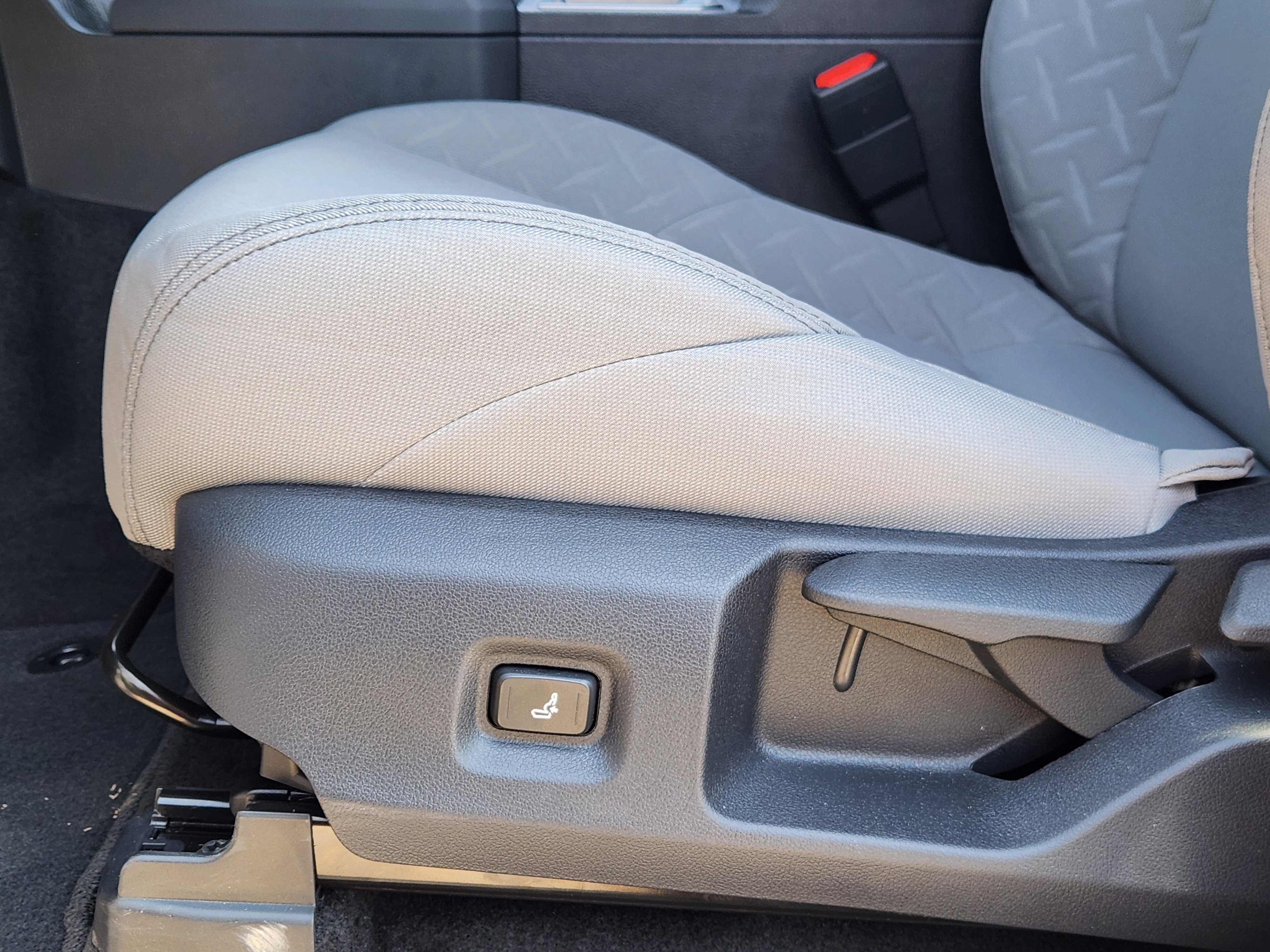 Vehicle image 17 of 22