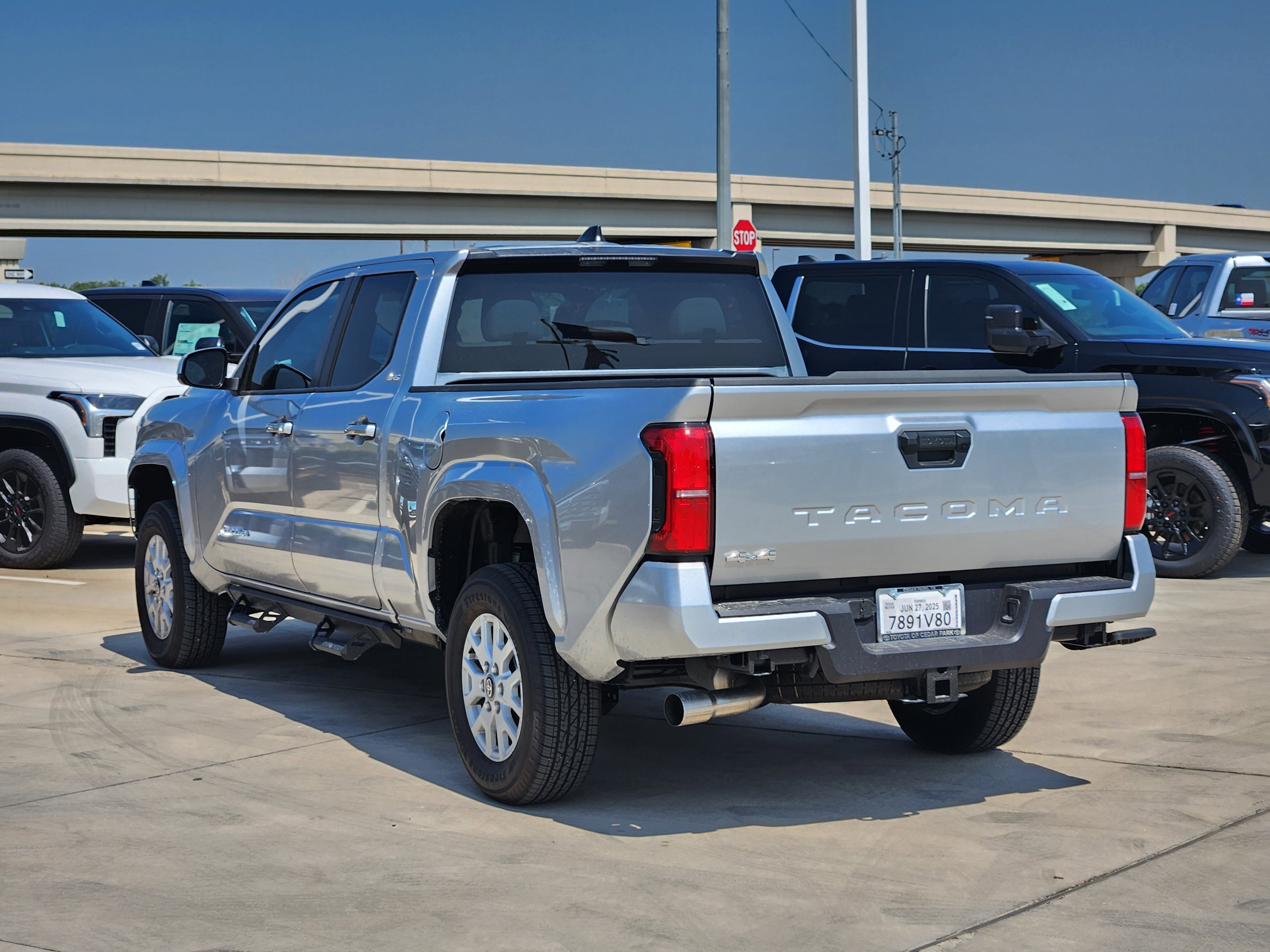 Vehicle image 4 of 22