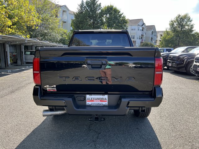 2025 Toyota Tacoma SR5 Image 5 of 10