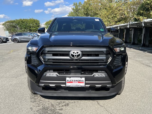 2025 Toyota Tacoma SR5 Image 2 of 10
