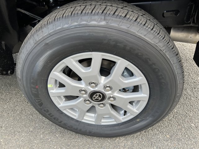 2025 Toyota Tacoma SR5 Image 7 of 10