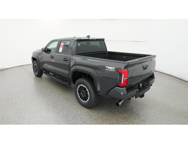 Vehicle image 27 of 32