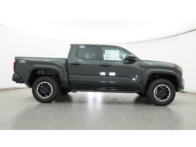 Vehicle image 16 of 32