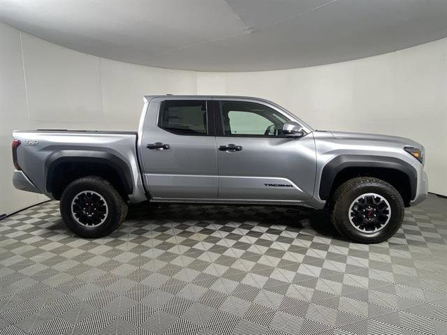 2025 Toyota Tacoma TRD Off Road Image 4 of 25