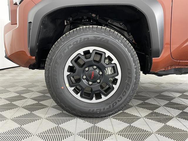 2025 Toyota Tacoma TRD Off Road Image 9 of 24