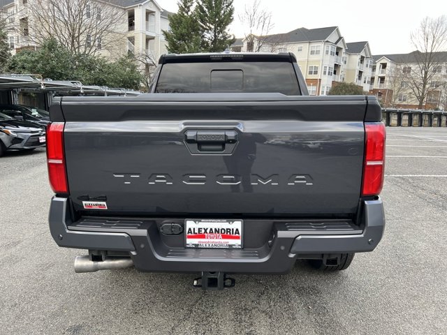 Vehicle image 4 of 10