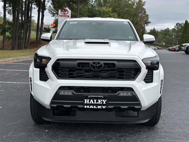 2025 Toyota Tacoma TRD Sport Image 2 of 25