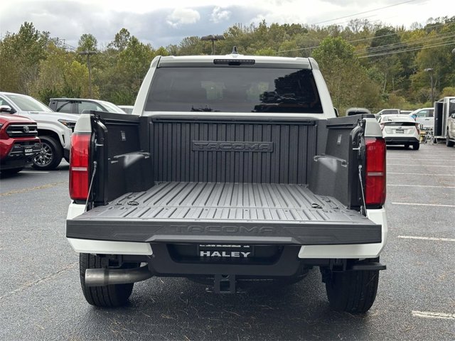 2025 Toyota Tacoma TRD Sport Image 8 of 25