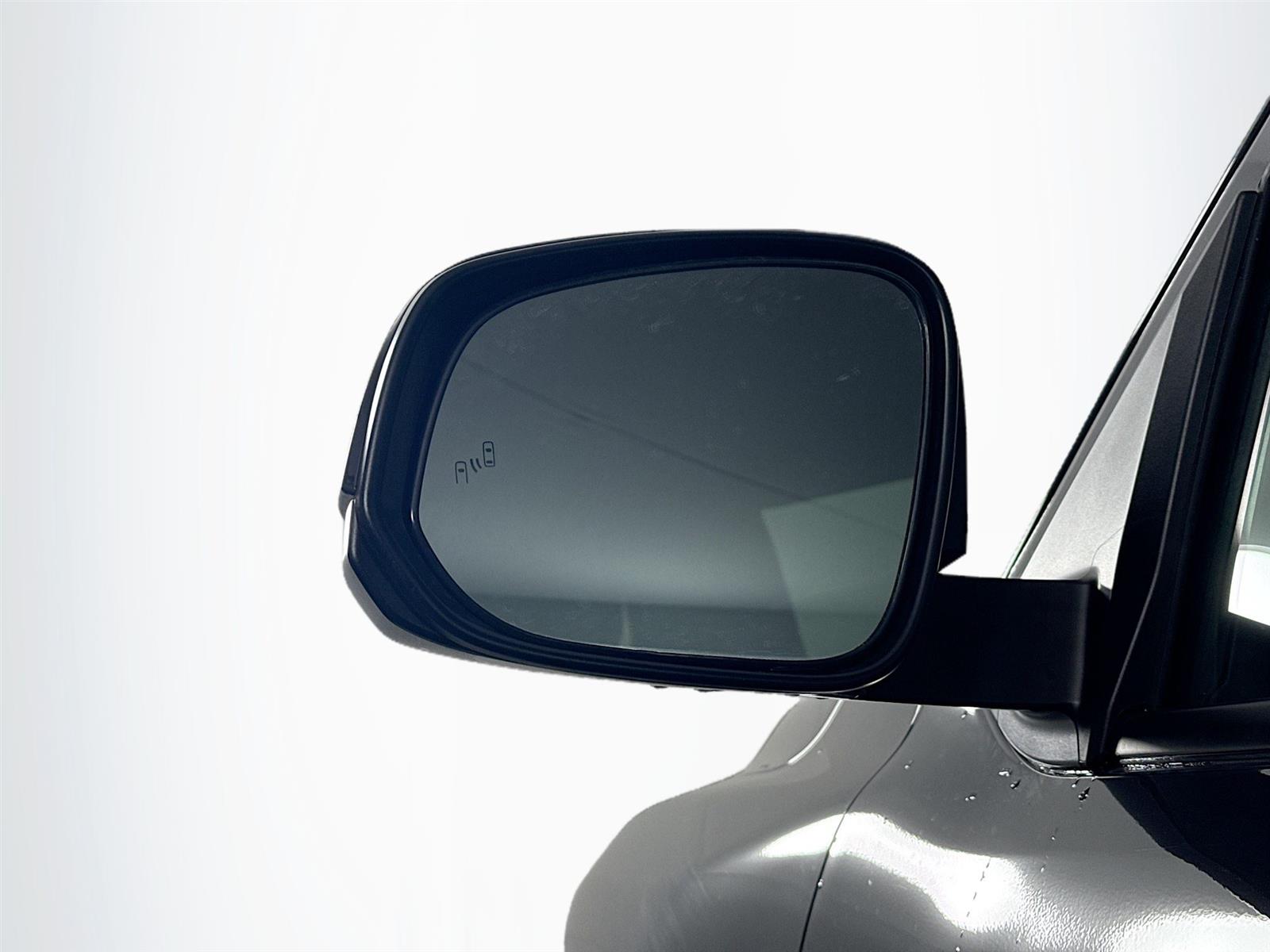 Vehicle image 12 of 41