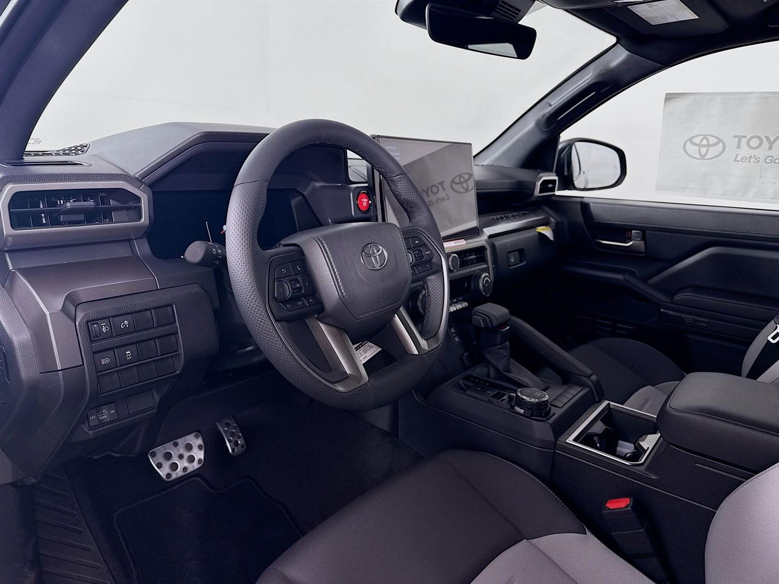 Vehicle image 16 of 41
