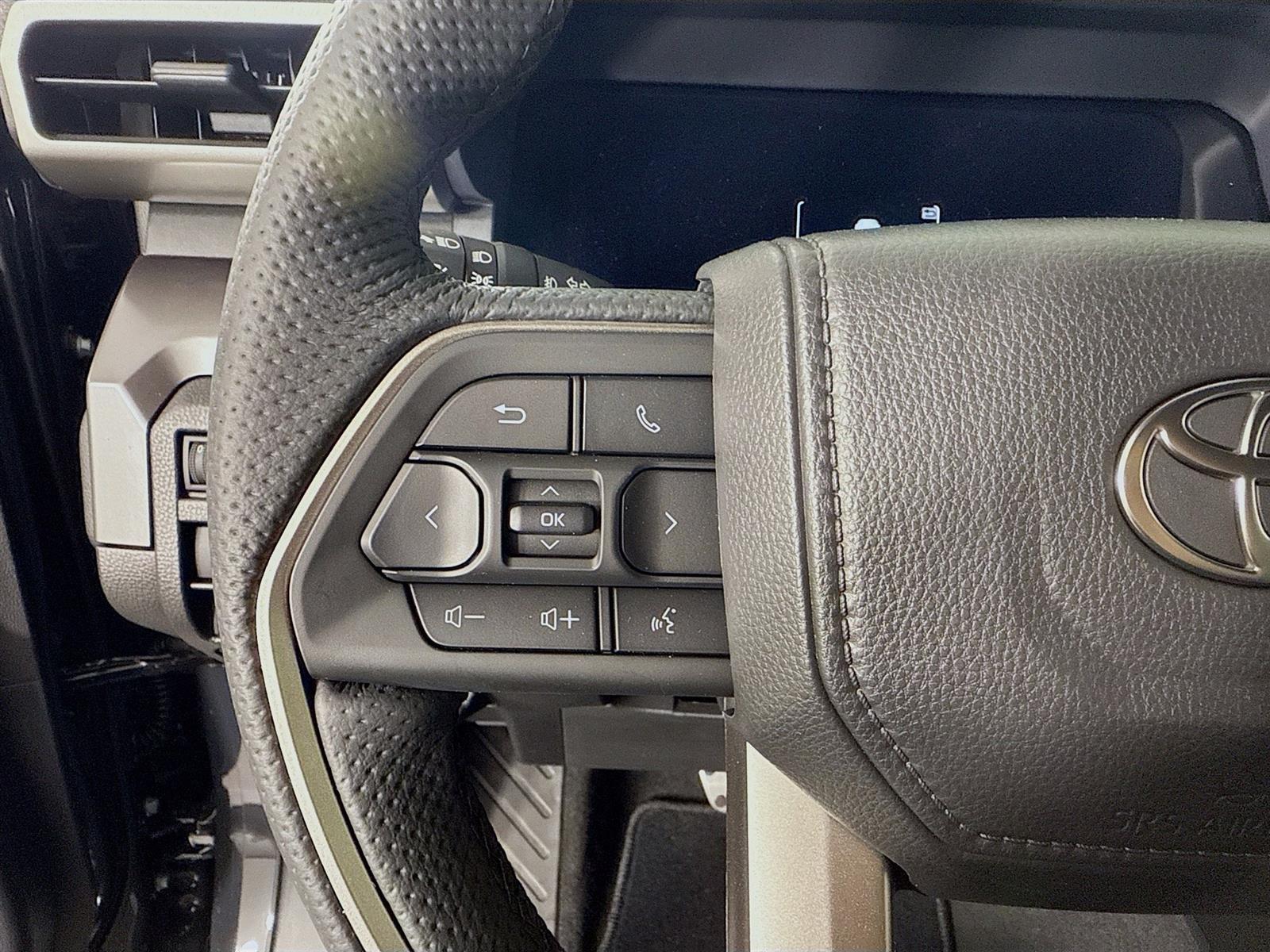 Vehicle image 21 of 41