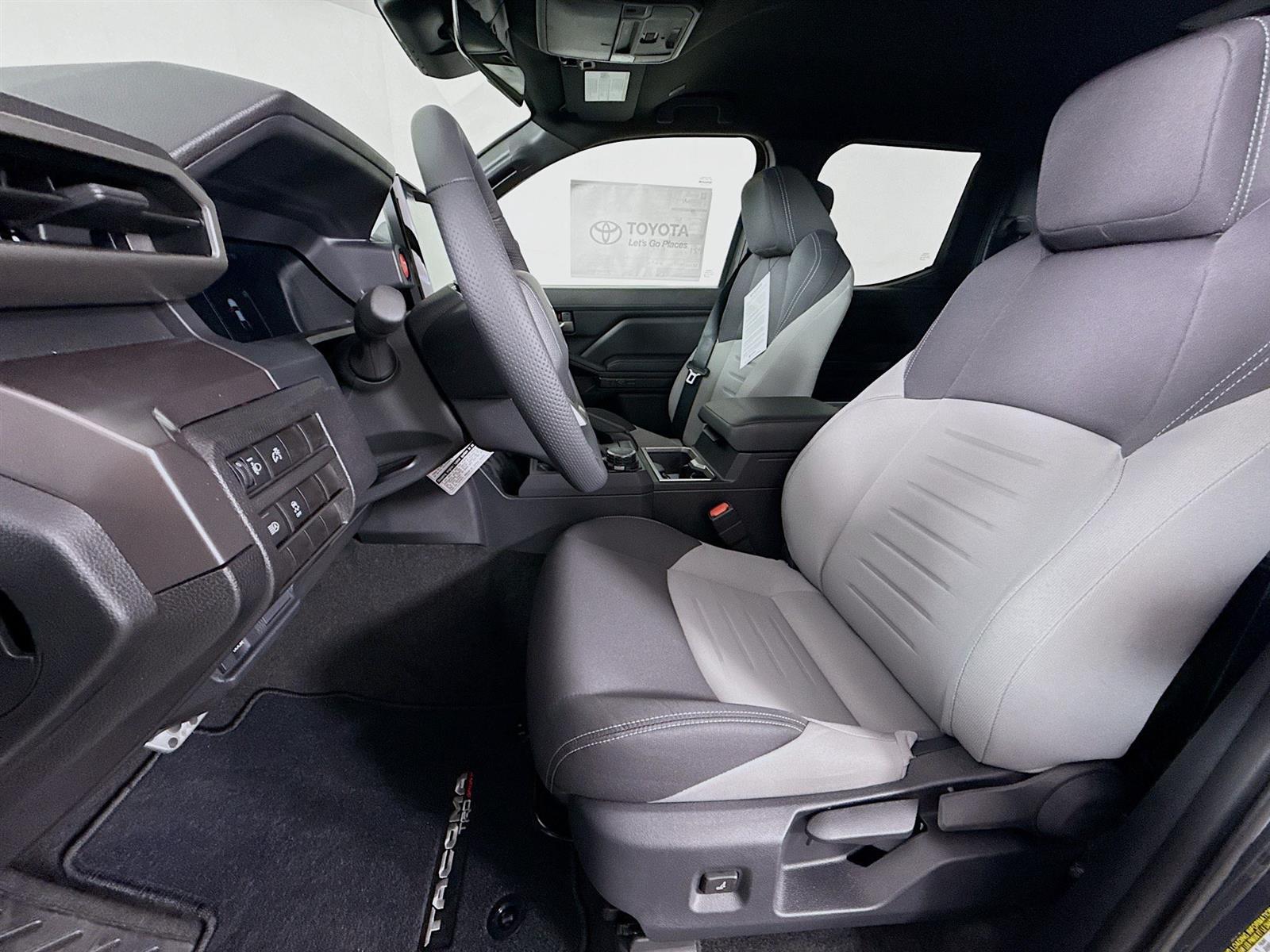 Vehicle image 18 of 41