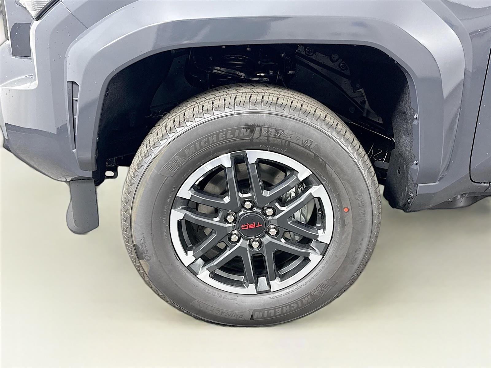 Vehicle image 13 of 41