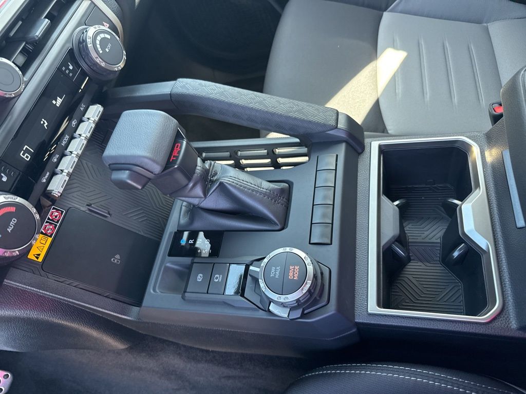 Vehicle image 16 of 20