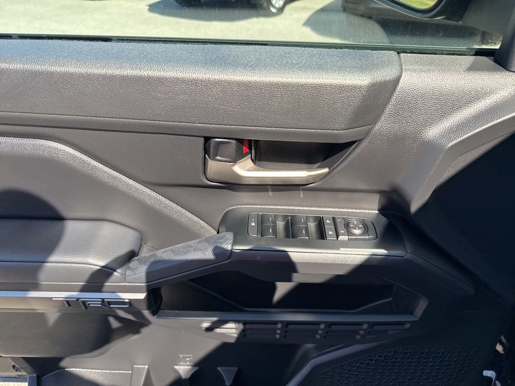 Vehicle image 19 of 20