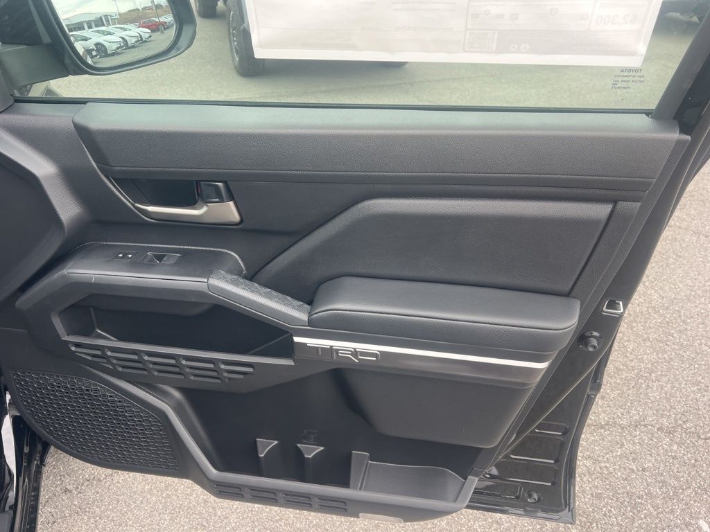Vehicle image 16 of 20