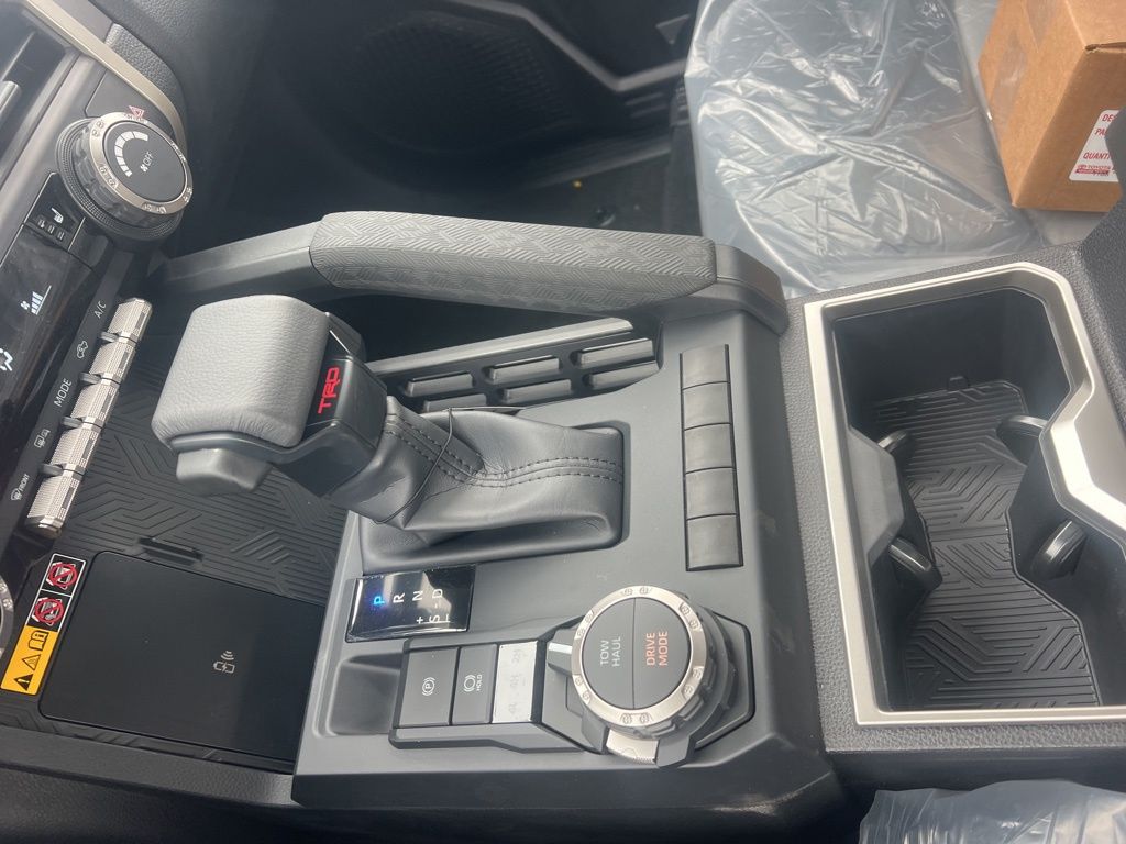 Vehicle image 18 of 20
