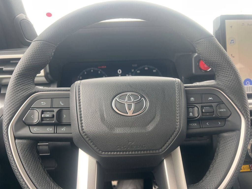Vehicle image 13 of 20