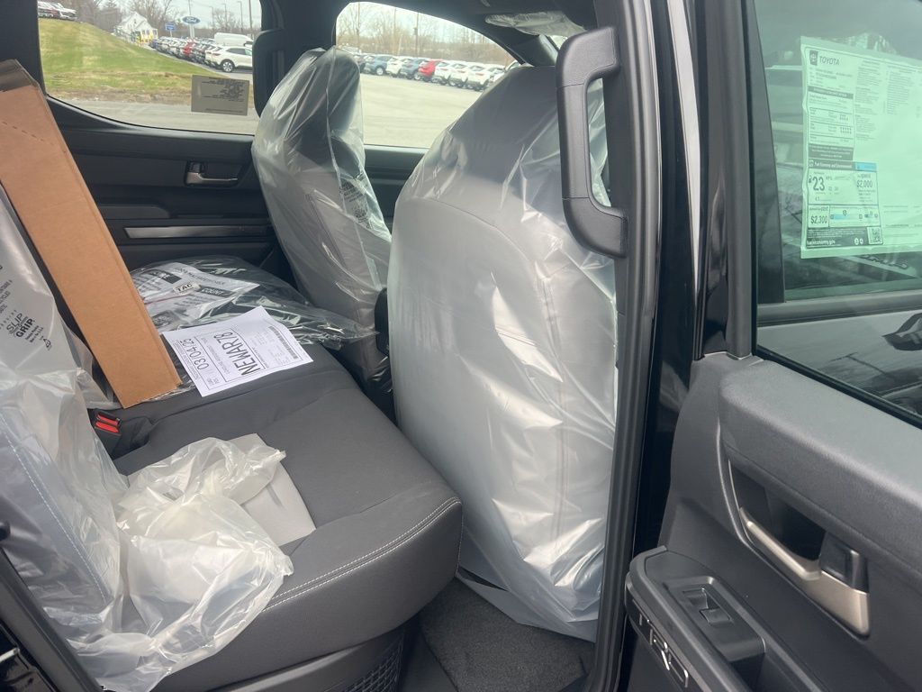 Vehicle image 11 of 20