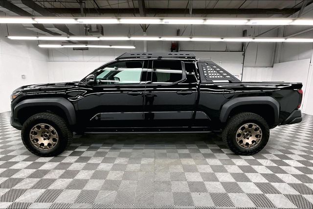 2025 Toyota Tacoma 4WD Trailhunter Hybrid Image 8 of 40