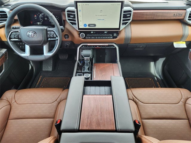 Vehicle image 20 of 23