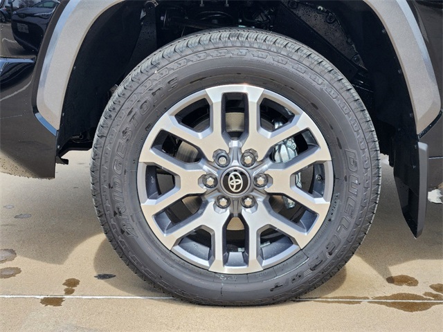 Vehicle image 8 of 23