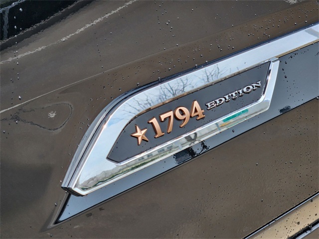 Vehicle image 7 of 23