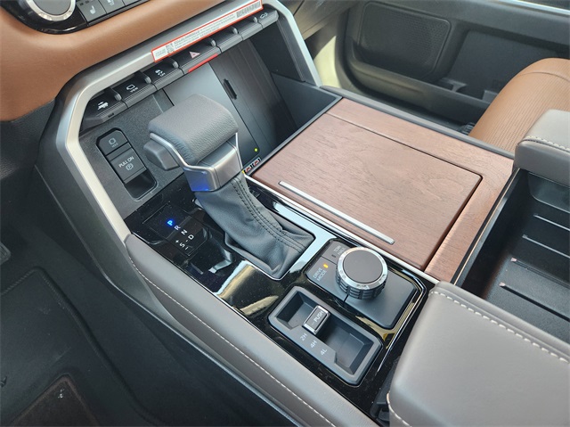 Vehicle image 15 of 22
