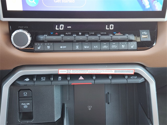 Vehicle image 13 of 22