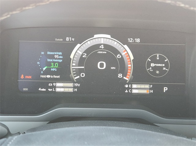 Vehicle image 10 of 22